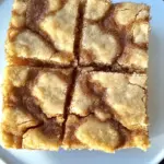 Cinnamon Roll Shortbread Bars